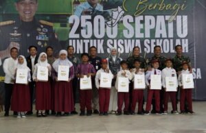 Dukung Pendidikan, Korem 101/Antasari Bagikan 2.500 Pasang Sepatu untuk Siswa di Banjarmasin Bhakti Korem 101/Antasari: Bagikan 2.500 Sepatu untuk Siswa. Foto Dok Istimewa