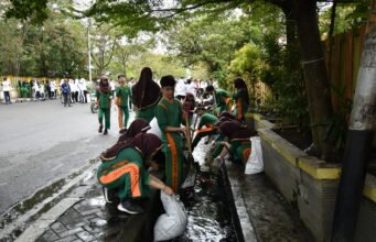 Aksi Nyata Pelajar Banjarmasin: Normalisasi Drainase Mulawarman untuk Cegah Banjir Cegah Banjir, Pelajar Banjarmasin Normalisasi Drainase Mulawarman. Foto Dok Istimewa