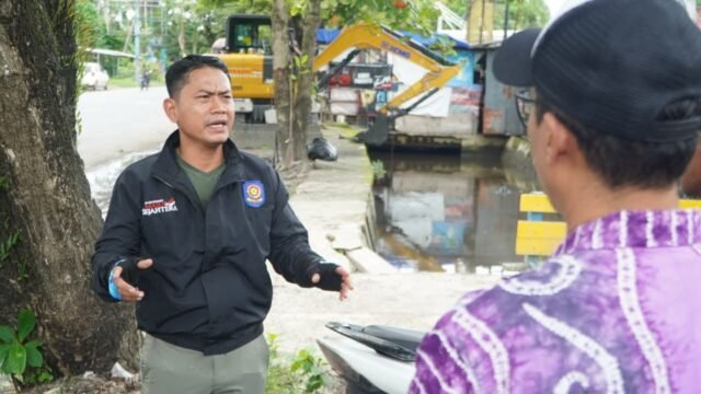 Wali Kota Banjarmasin H. M. Yamin HR Tinjau Pengerukan Pulau Insan