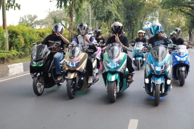 Komunitas Aerox, NMAX, XSR, dan R15 Bersiap Mengikuti Yamaha Synergy Ride di Banjarmasin. Foto Dok Istimewa