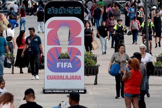 Kericuhan Pecah di Meksiko Usai Bos Kartel El Mencho Tewas, Keamanan Piala Dunia 2026 Jadi Sorotan Piala Dunia FIFA 2026 akan diselenggarakan di 16 kota di Amerika Serikat, Kanada, dan Meksiko dari Juni hingga Juli 2026. Turnamen kali ini menandai edisi pertama turnamen itu dengan kompetisi 48 tim dengan total 104 pertandingan. (ULISES RUIZ/AFP)