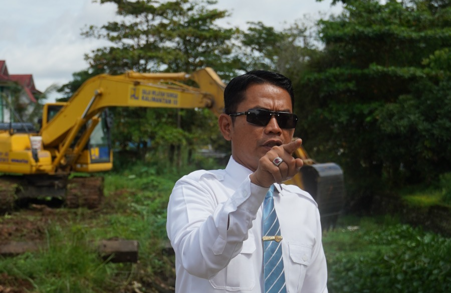 Yamin HR Tinjau Pengerukan Sungai Jafri Zam Zam Pulau Insan. Foto Dok Istimewa