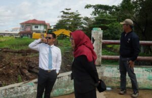Percepat Normalisasi, Wali Kota Yamin HR Tinjau Langsung Pengerukan Sungai Jafri Zam Zam Wali Kota Banjarmasin Yamin HR tinjau pengerukan Sungai Jafri Zam Zam di Pulau Insan. Foto Dok istimewa