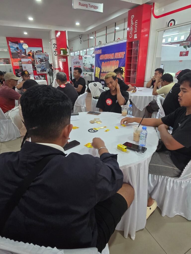 Suasana Hangat Warnai Pertandingan Domino di Sampit. Foto Dok Istimewa