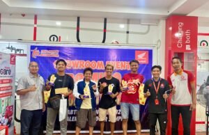 Domino Competition Jadi Daya Tarik Showroom Event Honda Trio Motor Sampit Ndaru Prasetyo R Apresiasi Antusiasme Konsumen dalam Event Showroom. Foto Dok Istimewa
