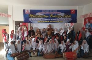 Honda Trio Motor Paringin Dukung Pelestarian Budaya, Siswa SMKPPN 1 Tampilkan Musik Panting Siswa SMKPPN 1 Paringin Tampilkan Musik Panting, Didukung Honda Trio Motor Paringin. Foto Dok Istimewa