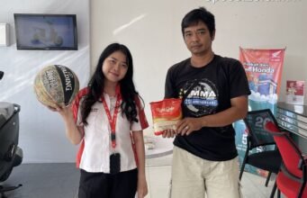 Honda Satrio Biru Motor Gelar Showroom Event Shoot & Win, Konsumen Banjir Hadiah Sembako Konsumen Antusias Ikuti Showroom Event “Shoot & Win” di Honda Satrio Biru Motor. Foto Dok Istimewa