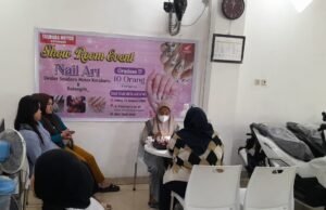 Event Nail Art Ramaikan Showroom Honda Saudara Motor Kotabaru, Hadirkan Pengalaman Berbeda bagi Konsumen Peserta Antusias Ikuti Event Nail Art di Showroom Honda Saudara Motor Kotabaru. Foto Dok Istimewa
