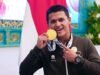 Sah! Rizki Juniansyah Catatkan Dua Rekor Dunia di Guinness World Records Dalam SEA Games edisi ke-33 itu Rizki memecahkan rekor dunia clean and jerk dan total angkatan. Ia memecahkan rekornya sendiri yang tercipat dalam Olimpiade 2024. Dalam pertandingan di Chonburi Sports School, Chonburi pada 15 Desember, lifter 22 tahun itu tak tertandingi usai melakukan total angkatan seberat 365 kilogram. (Foto: Muchlis Jr - BPMI Sekretariat Presiden)