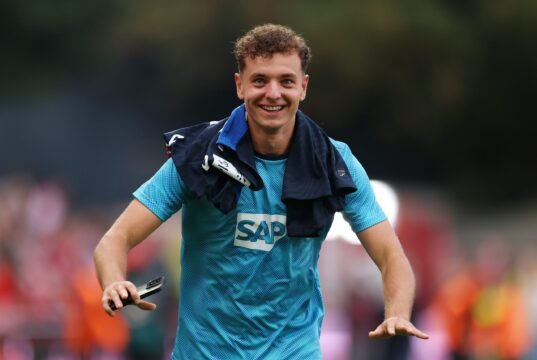 Barcelona Pantau Fisnik Asllani: Striker Tajam Bundesliga yang Terang-terangan Pilih Barca Barcelona Bidik Fisnik Asllani untuk Regenerasi Lini Depan