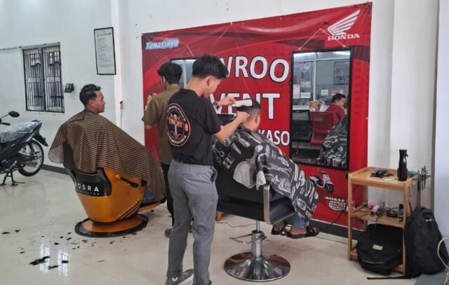 Aksi Sosial Honda Kasongan, Warga Padati Event Potong Rambut Gratis. Foto Dok Istimewa Aksi Sosial Honda Kasongan, Warga Padati Event Potong Rambut Gratis. Foto Dok Istimewa