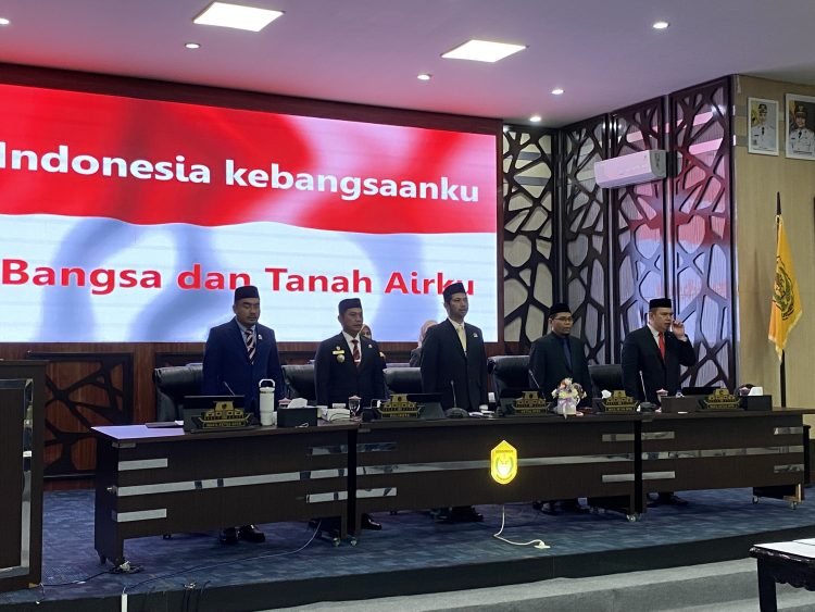 PARIPURNA: DPRD Kota Banjarmasin menggelar rapat Paripurna Tingkat II perihal Persetujuan Bersama Penetapan Peraturan Daerah Kota Banjarmasin tentang Pembentukan dan Susunan Perangkat Daerah.