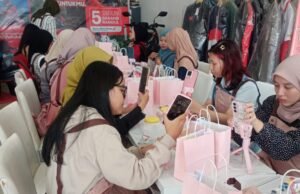 Honda Trio Motor Martapura Hadirkan Clay Art Workshop Bersama Joy.Galleria Honda Trio Motor Martapura Hadirkan Clay Art Workshop Bersama Joy.Galleria. Foto Dok Trio Motor