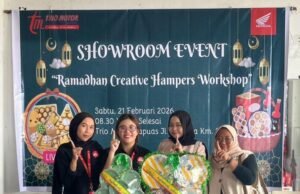 Trio Motor Kapuas Gelar Creative Hampers Workshop, Inspirasi Ramadan Lebih Berkesan Kreativitas Ramadan Mengalir, Peserta Antusias Ikuti Hampers Workshop di Trio Motor Kapuas. Foto Dok istimewa