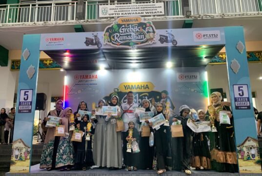 Yamaha Grebek Ramadhan 2026 Hadir di Banjarmasin, Ada Lomba, Bazar hingga Bagi Takjil Peserta Pemenang Family Fashion Show Ramaikan Yamaha Grebek Ramadhan 2026. Foto Dok Istimewa