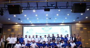 Wali Kota Yamin Ajak IMBI Kalsel ‘Ngegas’ Perangi Sampah: Hobi Jalan, Lingkungan Tetap Terjaga Wali Kota Banjarmasin H. Muhammad Yamin HR Hadiri Bukber IMBI Kalsel. Foto Dok Istimewa