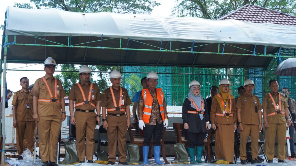 Wahana Air Segera DibangunaWali Kota Banjarmasin Muhammad Yamin HR, didampingi Ketua TP PKK Neli Listriani serta jajaran SKPD terkait. Foto Dok Istimewa