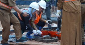 Taman Edukasi Satwa Jahri Saleh Terus Bersolek, Wahana Air Segera Dibangun Wahana Air Segera DibangunaWali Kota Banjarmasin Muhammad Yamin HR, didampingi Ketua TP PKK Neli Listriani serta jajaran SKPD terkait. Foto Dok Istimewaa