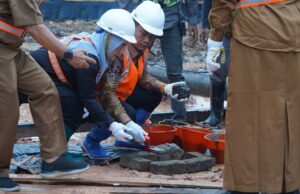 Taman Edukasi Satwa Jahri Saleh Terus Bersolek, Wahana Air Segera Dibangun Wahana Air Segera DibangunaWali Kota Banjarmasin Muhammad Yamin HR, didampingi Ketua TP PKK Neli Listriani serta jajaran SKPD terkait. Foto Dok Istimewaa