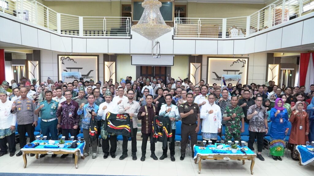 Wali Kota Banjarmasin H M Yamin HR Launching Logo 500 Tahun Banjarmasin. Foto Dok Istimewa