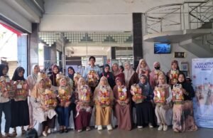 Honda Trio Motor Pelaihari Gelar Kelas Hampers, Konsumen Diajak Kreatif dan Lebih Dekat Honda Trio Motor Pelaihari Gelar Kelas Hampers, Konsumen Diajak Kreatif dan Lebih Dekat. Foto Dok istimewa