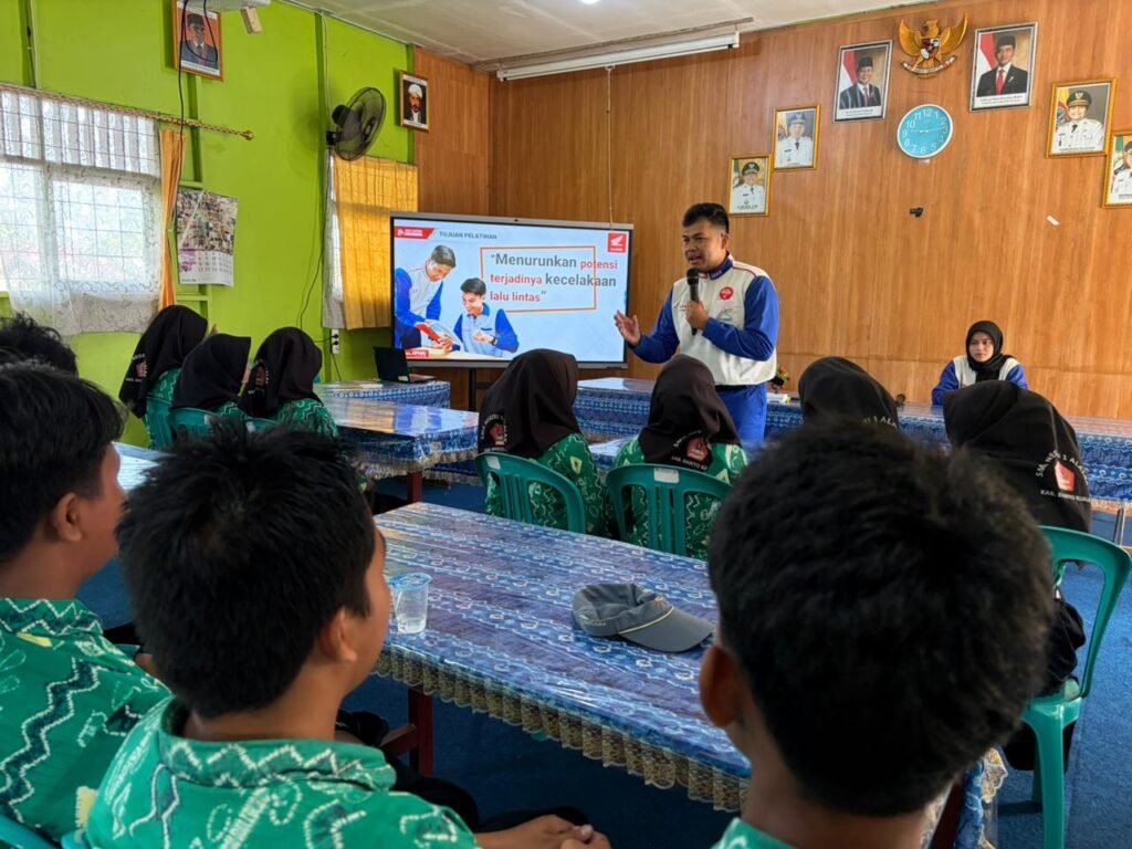 Safety Riding Honda Trio Motor Bekali Siswa Kesadaran Berkendara di Jalan Raya