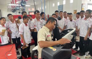Kunjungan Industri ke Honda Trio Motor, Siswa SMKN 1 Daha Selatan Kenali Teknologi Motor Listrik Honda EM1 e: Siswa SMKN 1 Daha Selatan Kenali Teknologi Motor Listrik Honda EM1 e: