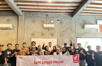 Edukasi Safety Riding Warnai Silaturahmi Honda Trio Motor Bersama Jurnalis di Banjarmasin Edukasi Safety Riding Warnai Silaturahmi Honda Trio Motor Bersama Jurnalis di Banjarmasin