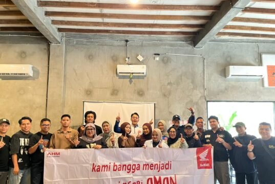Edukasi Safety Riding Warnai Silaturahmi Honda Trio Motor Bersama Jurnalis di Banjarmasin Edukasi Safety Riding Warnai Silaturahmi Honda Trio Motor Bersama Jurnalis di Banjarmasin