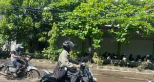Tips #Cari_Aman dari Honda Trio Motor agar Tetap Aman Saat Jalan Tergenang Banjir Rob Tips #Cari_Aman dari Honda Trio Motor agar Tetap Aman Saat Jalan Tergenang Banjir Rob