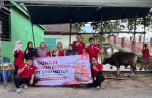 PT Trio Motor Pererat Kebersamaan dengan Warga Sungai Baru Lewat Penyaluran Hewan Kurban Iduladha 2026 PT Trio Motor Salurkan Hewan Kurban untuk Warga Sekitar Masjid Jami Al-Misbah. Foto Dok Istimewa