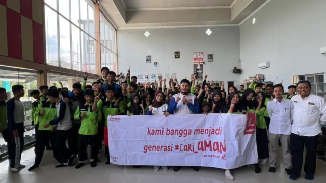 Honda Bekali Siswa SMKN 2 Banjarmasin dengan Edukasi Safety Riding, Tanamkan Budaya #Cari_Aman. Foto Dok istimewa