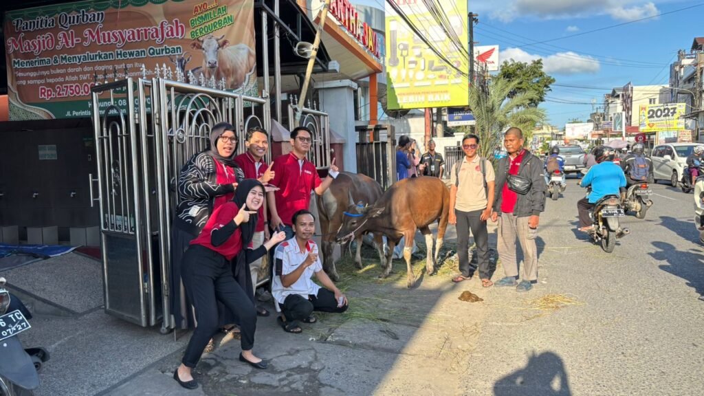 Wujud Kepedulian Sosial, PT Trio Motor Salurkan Sapi Kurban di Banjarmasin. Foto Dok Istimewa