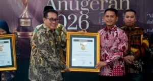 Raih Anugerah Sahabat Pers SMSI 2026, Wali Kota Yamin Sebut Media Mata dan Telinga Kepala Daerah Raih Anugerah Sahabat Pers SMSI 2026, Wali Kota Yamin: Media adalah Mata dan Telinga Kepala Daerah. Foto Dok istimewa