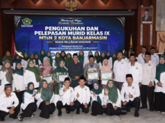 MTsN 2 Kota Banjarmasin Tindak Lanjuti Edaran Kanwil Kemenag Kalsel, Siswa Diminta Aktif Praktik Keagamaan Selama Libur Sekolah MTsN 2 Kota Banjarmasin Tindak Lanjuti Edaran Kanwil Kemenag Kalsel, Siswa Diminta Aktif Praktik Keagamaan Selama Libur Sekolah. Foto Dok istimewa