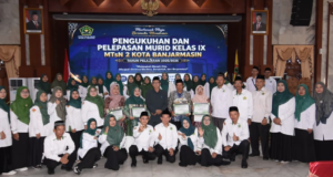 MTsN 2 Kota Banjarmasin Tindak Lanjuti Edaran Kanwil Kemenag Kalsel, Siswa Diminta Aktif Praktik Keagamaan Selama Libur Sekolah MTsN 2 Kota Banjarmasin Tindak Lanjuti Edaran Kanwil Kemenag Kalsel, Siswa Diminta Aktif Praktik Keagamaan Selama Libur Sekolah. Foto Dok istimewa