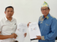 MTsN 2 Kota Banjarmasin Gandeng PT Sempurna Raya Sentosa, Tingkatkan Layanan Kebersihan, Keamanan, dan Resepsionis Kepala MTsN 2 Kota Banjarmasin dan Direktur PT Sempurna Raya Sentosa menandatangani Nota Kesepahaman (MoU). Foto Dok Istimewa
