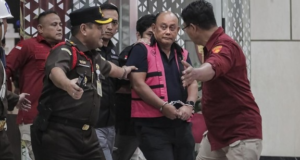 Kejagung Buka Peluang Terapkan Pasal TPPU dalam Kasus Korupsi Program MBG Kejaksaan Agung (Kejagung) menahan eks Kepala Badan Gizi Nasional (BGN) Dadan Hindayana. (CNN Indonesia/Adhi Wicaksono)