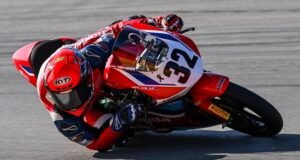 Kiandra Ramadhipa Juara Moto3 Junior Estoril 2026, Kibarkan Merah Putih di Portugal Kiandra Ramadhipa juara Moto3 Junior Estoril 2026 di Portugal. (Dok AHRT)