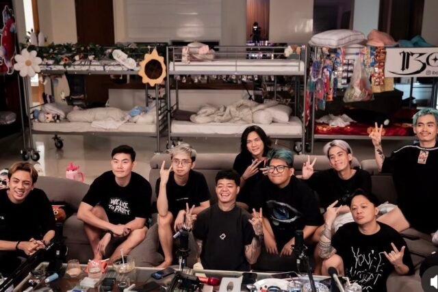 Moment Live Stream YB