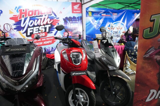 Booth Honda Trio Motor di Kami Kawa Youth Fest menghadirkan berbagai permainan interaktif, promo sepeda motor, dan aktivitas kreatif bagi pengunjung. Foto Dok istimewa Booth Honda Trio Motor di Kami Kawa Youth Fest menghadirkan berbagai permainan interaktif, promo sepeda motor, dan aktivitas kreatif bagi pengunjung. Foto Dok istimewa