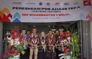 AHM Resmikan Pos AHASS TEFA ke-31, SMK Muhammadiyah 3 Weleri Jadi Jembatan Siswa ke Dunia Industri AHM Resmikan Pos AHASS TEFA ke-31, SMK Muhammadiyah 3 Weleri Jadi Jembatan Siswa ke Dunia Industri. Foto Dok Istimewa