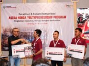 Bengkel Binaan Yayasan AHM Bukukan Omzet Rp7,9 Miliar, Serap 43 Tenaga Kerja Bengkel binaan Yayasan Astra Honda Motor (Yayasan AHM) terus berkembang dan memberikan dampak nyata terhadap perekonomian masyarakat. Foto Dok Istimewa