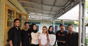 Film “Dibalik Tajau” Raih Juara II, Angkat Kisah Warisan Budaya Banjar yang Terancam Hilang Film “Dibalik Tajau” Raih Juara II, Angkat Kisah Warisan Budaya Banjar yang Terancam Hilang