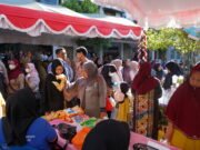 Warga Rusunawa Ganda Maghfirah Serbu Pasar Murah, 1.000 Paket Sembako Ludes Diserbu Warga Pasar Murah Disperdagin Diserbu Warga, 1.000 Paket Sembako Ludes di Rusunawa Ganda Maghfirah. Foto Dok istimewa