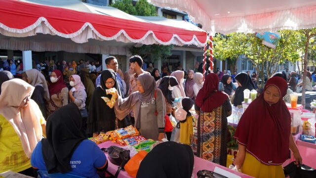 Pasar Murah Disperdagin Diserbu Warga, 1.000 Paket Sembako Ludes di Rusunawa Ganda Maghfirah. Foto Dok istimewa