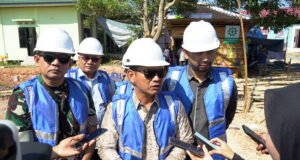 Pemkot Banjarmasin Bangun Aula Gawi Berataan BLK, Perkuat Kompetensi SDM dan Tekan Angka Pengangguran Wali Kota Yamin Letakkan Batu Pertama Aula Gawi Berataan BLK Banjarmasin. Foto Dok Istimewa
