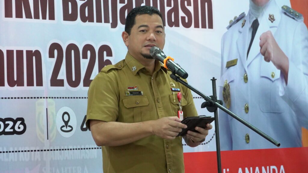 Sekda Kota Banjarmasin Ichrom Muftezar membuka Sosialisasi Izin Edar Produk Industri Kecil dan Menengah (IKM) di Aula Rumah Kemasan Banjarmasin. Foto Dok istimewa