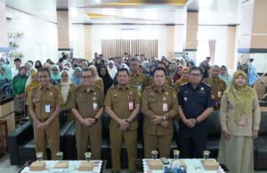 Pemkot Banjarmasin Bekali 100 Pelaku IKM Soal Izin Edar untuk Tingkatkan Daya Saing Produk Sekretaris Daerah Kota Banjarmasin, Ichrom Muftezar, membuka Sosialisasi Izin Edar Produk Industri Kecil dan Menengah (IKM) yang diikuti 100 pelaku usaha di Aula Rumah Kemasan Banjarmasin, Selasa (14/7/2026). Foto Dok istimewa