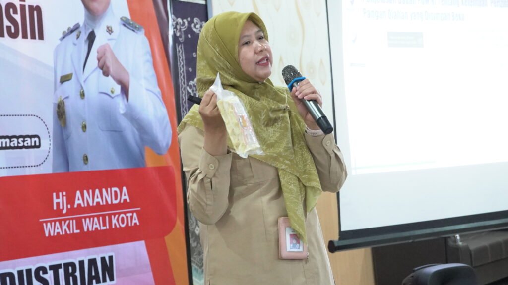 Pemkot Banjarmasin, Disperdagin Banjarmasin, IKM, Izin Edar, BPOM, Bea Cukai, Produk Lokal, PIRT, Rumah Kemasan, UMKM. Foto Dok istimewa